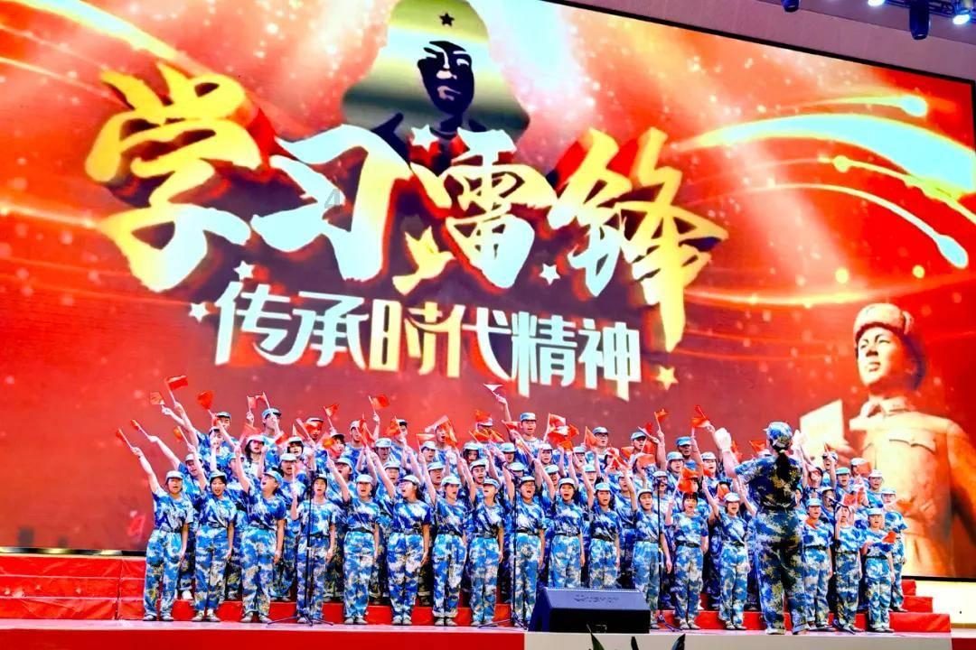 春季怎么玩转“下衣消失”？小姐姐的另类穿搭，让你舒适又保暖