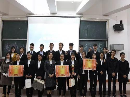 卢汉起义前,收到8字枪决密令,他巧妙改变语序,救下90余名同志