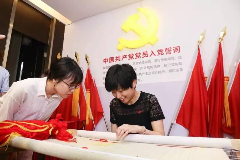 胆大司机无证驾驶，武汉江汉交警快速处置除隐患